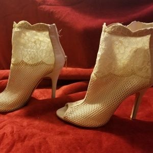 Chinese Laundry  Jeopardy  nude mesh & lace heels